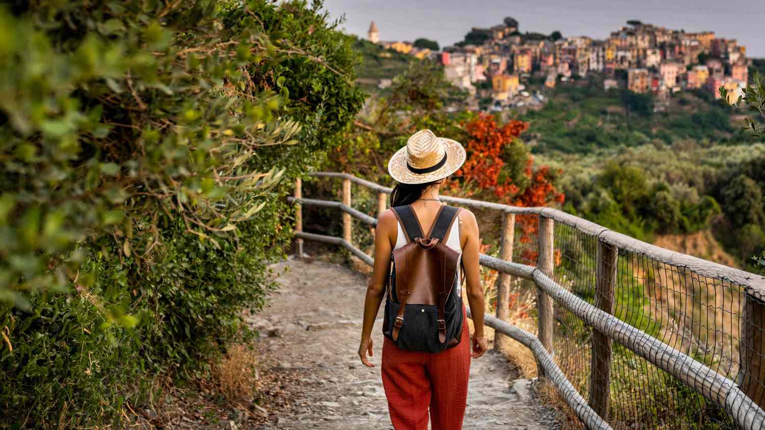 The Best Ways to Travel Solo and Stay Safe